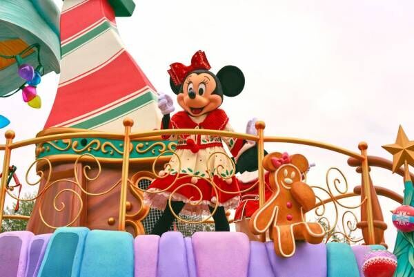 「今年で見納め！」【東京ディズニーランド】の定番クリスマスパレードで心も体もあったまる♡