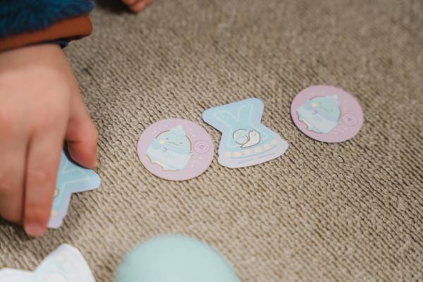 クリスマスやお正月にぴったり♪【ハッピーセットⓇ】に「おさるのジョージ」と「すみっコぐらし」が登場！