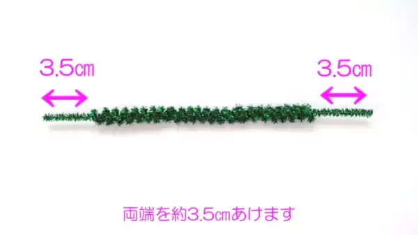 「100均の材料で超簡単にできる！」かわいすぎるクリスマスリースの作り方