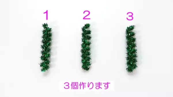 「100均の材料で超簡単にできる！」かわいすぎるクリスマスリースの作り方