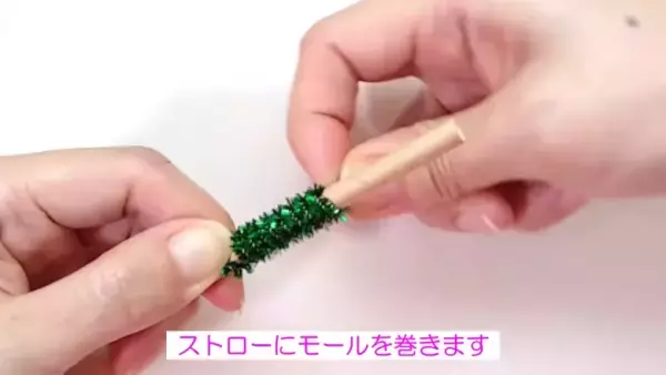 「100均の材料で超簡単にできる！」かわいすぎるクリスマスリースの作り方