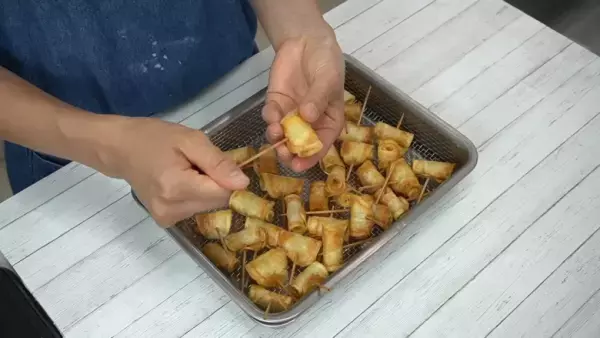 「クリスマスに絶対作りたい！」パーティ料理にピッタリな【簡単くるくるフライドポテト】の作り方