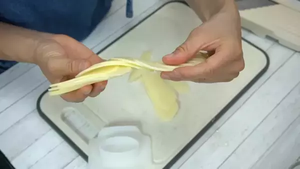 「クリスマスに絶対作りたい！」パーティ料理にピッタリな【簡単くるくるフライドポテト】の作り方