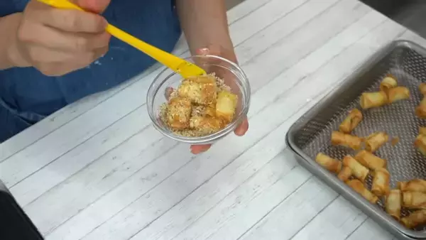 「クリスマスに絶対作りたい！」パーティ料理にピッタリな【簡単くるくるフライドポテト】の作り方