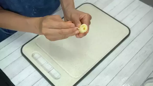 「クリスマスに絶対作りたい！」パーティ料理にピッタリな【簡単くるくるフライドポテト】の作り方