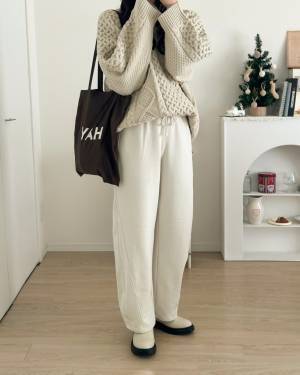 「手抜き感ゼロの褒められコーデ」【GU】バレルレッグシリーズのスウェットパンツに注目！