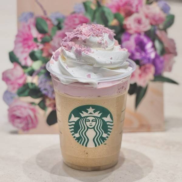 今だけのスペシャルドリンクは驚くほど華やか！【スタバ】まるでブーケみたいなご褒美感のある癒しの1杯♡