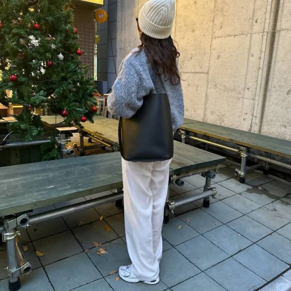 「3,990円には見えません！」【ユニクロ】高見え上品バッグは使い勝手のいい２WAY