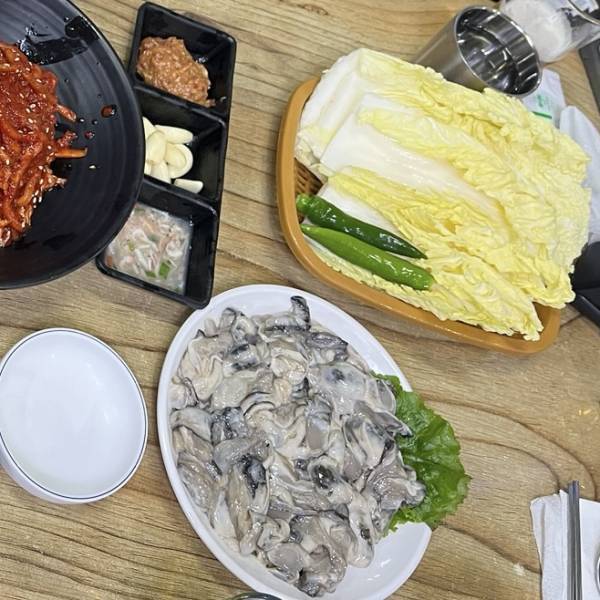 「TWICEジヒョも絶賛！」キム・ギョンジャ元祖カルグクスポッサムが美味しすぎ【ソウル在住・編集エミの韓国レポ】