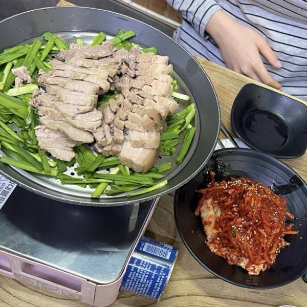 「TWICEジヒョも絶賛！」キム・ギョンジャ元祖カルグクスポッサムが美味しすぎ【ソウル在住・編集エミの韓国レポ】