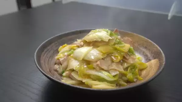 「白菜は豚肉と炒めるだけで絶品に！」白いご飯が止まらない激うまレシピ