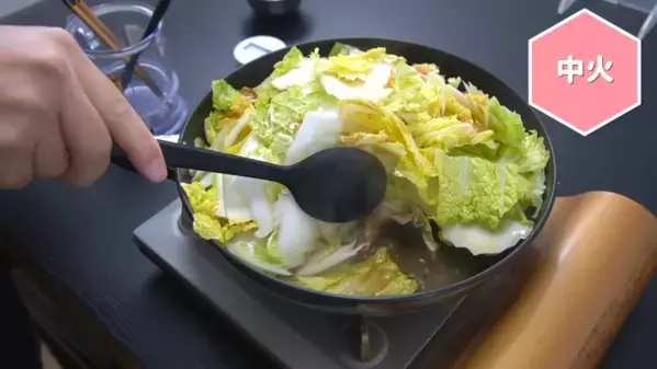 「白菜は豚肉と炒めるだけで絶品に！」白いご飯が止まらない激うまレシピ