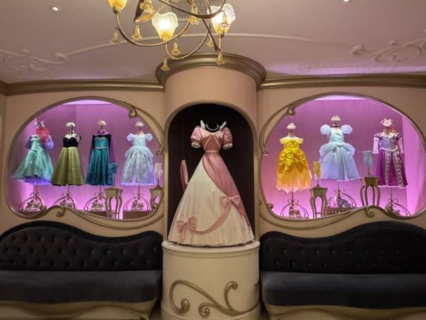 「憧れのプリンセスに変身できちゃう♡」東京ディズニーランド【ビビディ・バビディ・ブティック】で魔法のような体験を♪