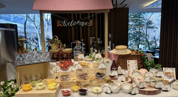 「五感でいちごを味わう！？」【京王プラザホテル】のストロベリースイーツブッフェでガーデンピクニックが楽しめる♡