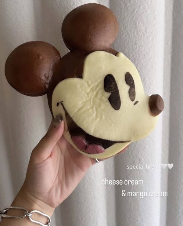 「パークに入らなくても買えちゃう♡」【チックタック・ダイナー】にはディズニーモチーフのパンがいっぱい！