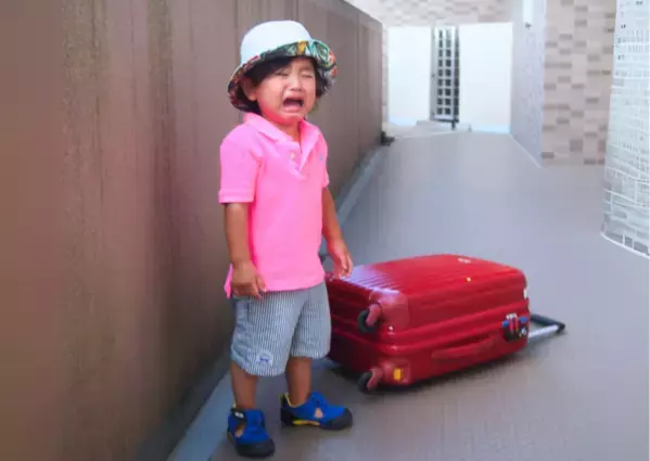 公共の場でひっくり返って泣く我が子…その時、親はどうしたらいい？パニックやかんしゃく問題について【医師監修・執筆連載③】