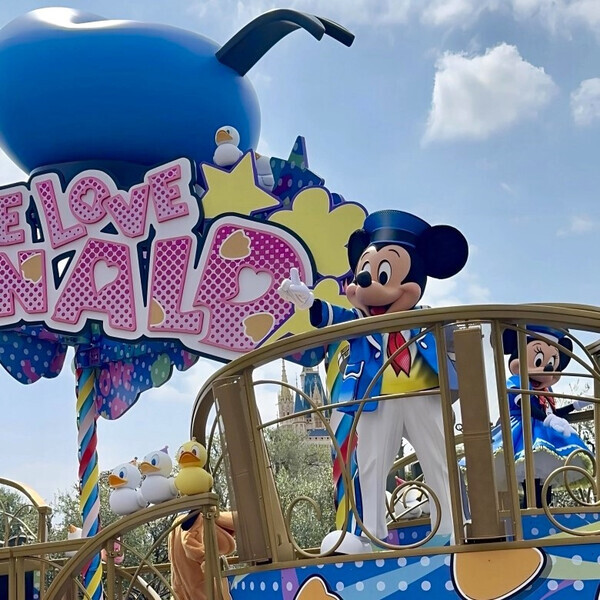 「パワーアップして帰ってきた♡」東京ディズニーランドで開催中の【ドナルドの新イベント】が熱い！