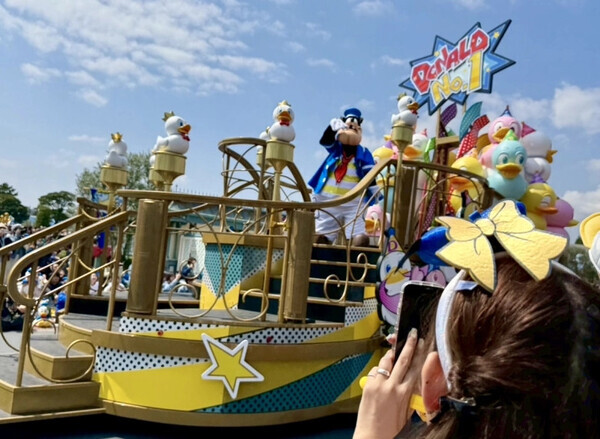 「パワーアップして帰ってきた♡」東京ディズニーランドで開催中の【ドナルドの新イベント】が熱い！