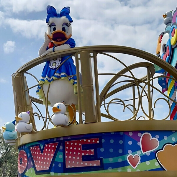 「パワーアップして帰ってきた♡」東京ディズニーランドで開催中の【ドナルドの新イベント】が熱い！