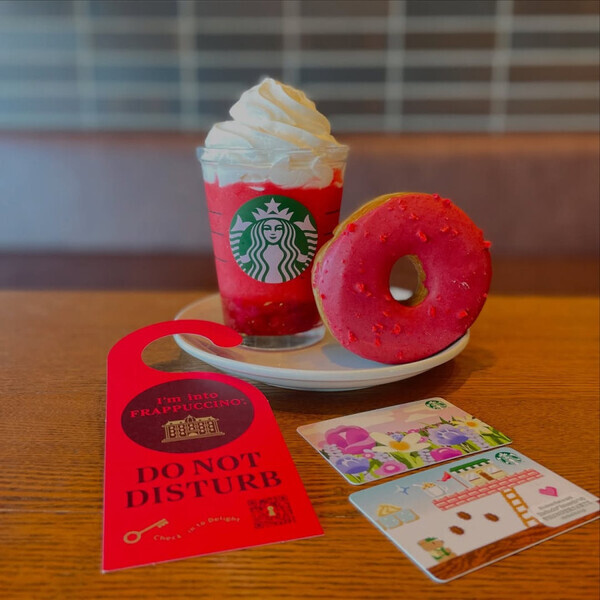 「まだの人は急いでください！」【スタバ】THE苺フラペチーノの贅沢な味わいはやっぱり大バズリ！