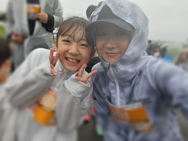 「雨の日の親子ランで感じた家族の絆」あだち五色桜マラソン2025【3児のママ・ファンラン通信⑭】