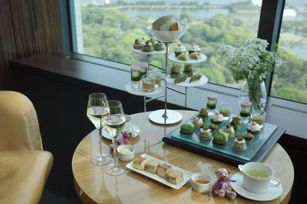 「抹茶×ハーブのハーモニー♪」新緑の季節にぴったり【コンラッド東京】新作アフタヌーンティー試食レポ