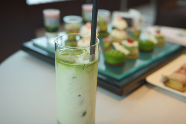 「抹茶×ハーブのハーモニー♪」新緑の季節にぴったり【コンラッド東京】新作アフタヌーンティー試食レポ