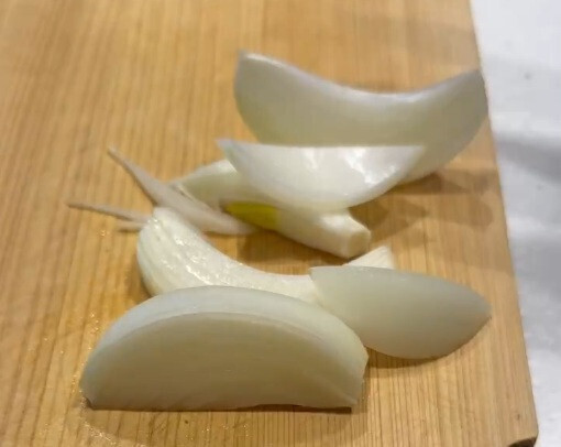 「プロサッカー選手の夫も疲れが取れると絶賛！」簡単スタミナ飯レシピ【ごんだゆみのお料理講座】