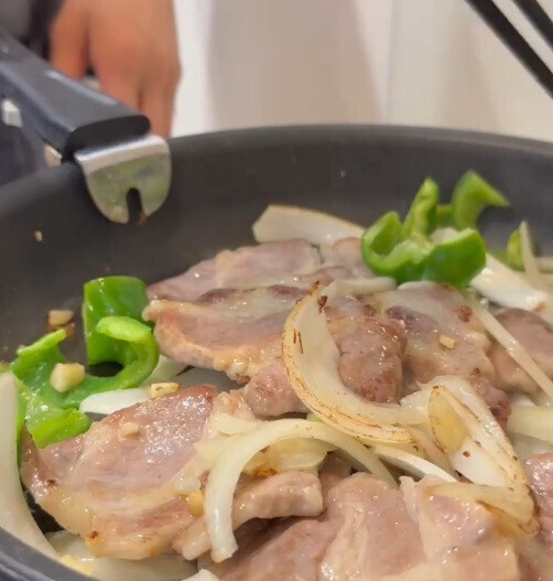 「プロサッカー選手の夫も疲れが取れると絶賛！」簡単スタミナ飯レシピ【ごんだゆみのお料理講座】