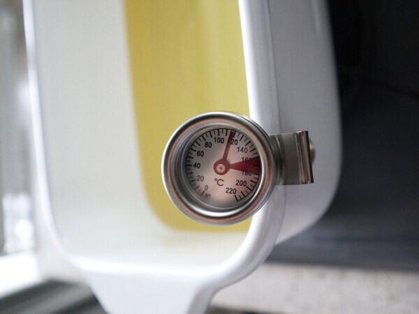 「揚げ物マニアになっちゃいそう♪」温度計付きで失敗知らず【角型天ぷら鍋】がすごい！【オトナの家庭科②】