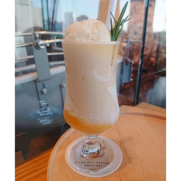 【スタバ】ロースタリー東京限定！まるでパフェみたいな贅沢ドリンク
