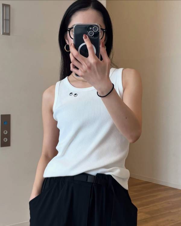 「まだなら今すぐ買って！」おしゃれさんの着こなしも話題【ユニクロ×アニヤ】コラボアイテムが全国に浸透中！