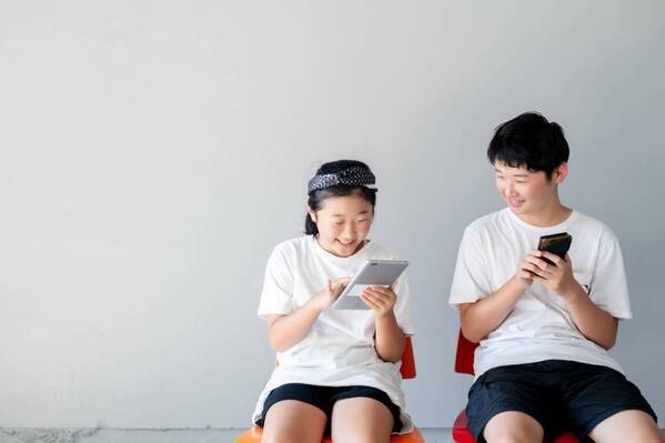 【監修記事】「スマホいつから？」に悩むママへ。思春期の親子関係専門家が伝える見守りのヒント