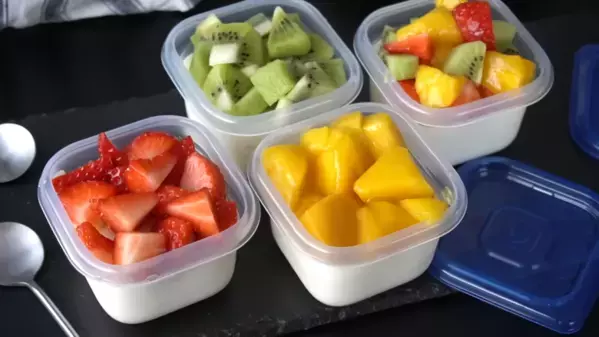 「混ぜて冷やすだけ！」タッパーで作る超簡単レシピ【フルーツ杏仁】