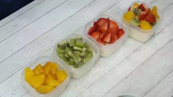 「混ぜて冷やすだけ！」タッパーで作る超簡単レシピ【フルーツ杏仁】