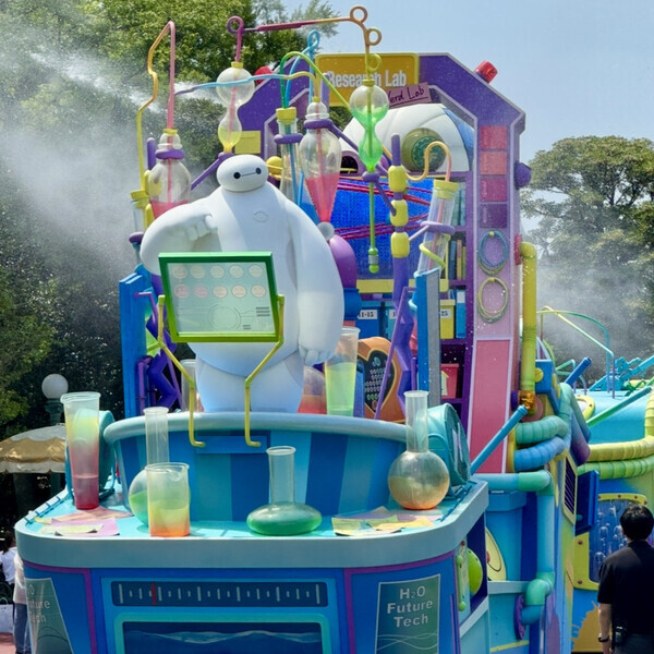 Mrs. GREEN APPLEがサプライズ登場♡ディズニーランドの夏イベント『サマー・クールオフat Tokyo Disney Resort』が楽しすぎた！