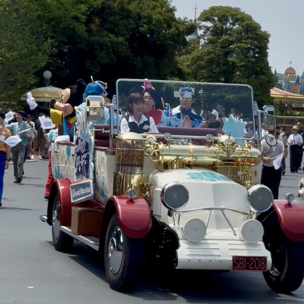 Mrs. GREEN APPLEがサプライズ登場♡ディズニーランドの夏イベント『サマー・クールオフat Tokyo Disney Resort』が楽しすぎた！