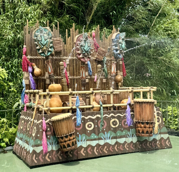 Mrs. GREEN APPLEがサプライズ登場♡ディズニーランドの夏イベント『サマー・クールオフat Tokyo Disney Resort』が楽しすぎた！