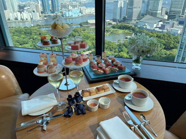 「桃を全方位で味わい尽くす！」この夏【コンラッド東京】発の新作アフタヌーンティーはピーチが主役♡