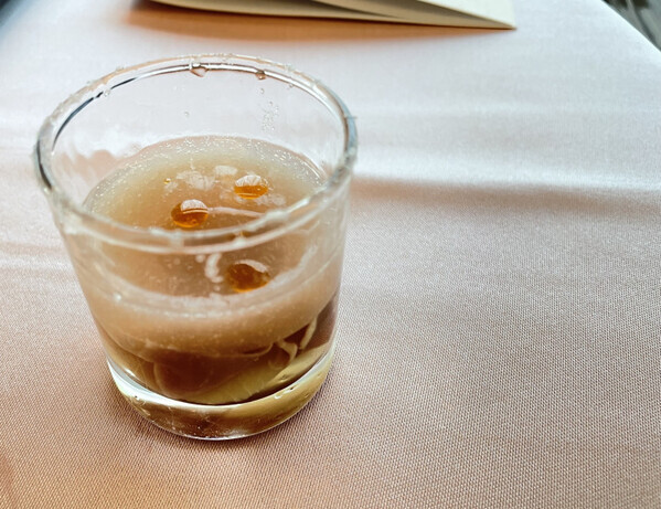 「桃を全方位で味わい尽くす！」この夏【コンラッド東京】発の新作アフタヌーンティーはピーチが主役♡