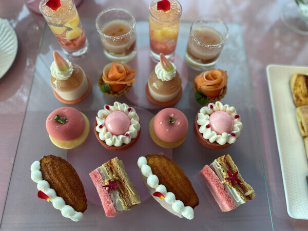 「桃を全方位で味わい尽くす！」この夏【コンラッド東京】発の新作アフタヌーンティーはピーチが主役♡