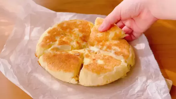 「フライパンでできる！」「手順も簡単！」ホットケーキミックスを使ったお手軽【チーズナン】レシピ