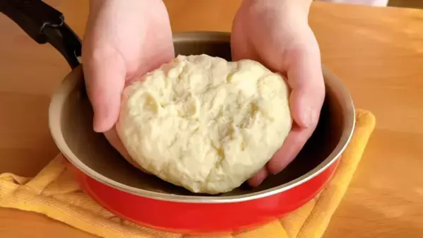 「フライパンでできる！」「手順も簡単！」ホットケーキミックスを使ったお手軽【チーズナン】レシピ