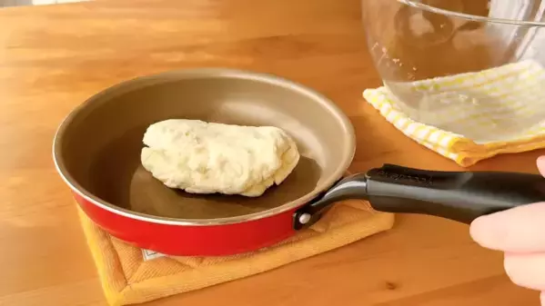 「フライパンでできる！」「手順も簡単！」ホットケーキミックスを使ったお手軽【チーズナン】レシピ