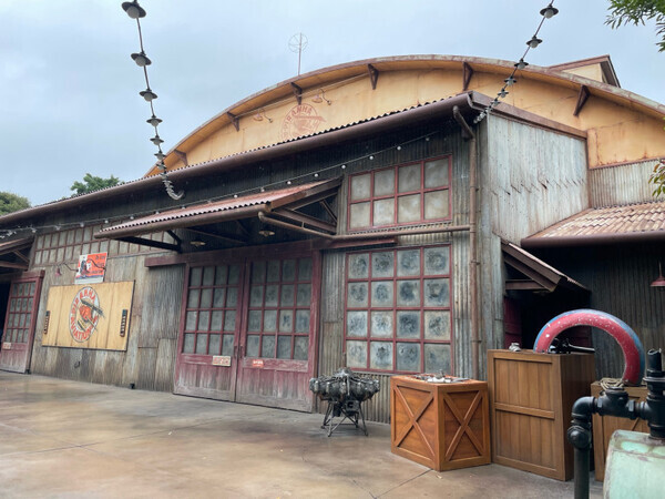 出演キャラクターがすごい！ピートやモアナ、ミゲルまで！【東京ディズニーシー】の新ショー「ドリームス・テイク・フライト」は歌も踊りも圧巻♪