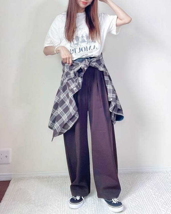 「おしゃれ女子の間で大バズリ！」【GU】の新作バレルレッグパンツが優秀すぎると話題