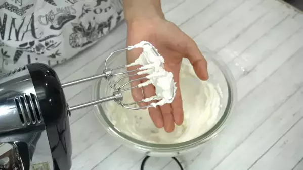 「タッパーで作れる10分デザート！」暑い日にもおいしい【ヨーグルトムース】の簡単レシピ！