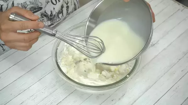 「タッパーで作れる10分デザート！」暑い日にもおいしい【ヨーグルトムース】の簡単レシピ！