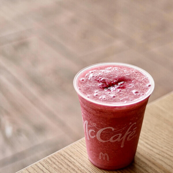 「リピートして飲みたい夏ドリンク！」【マックカフェ】ベリー感たっぷりの限定ドリンクに大注目♡
