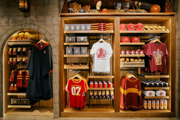 timeleszの松島聡さんも大注目！原宿の新名所『ハリー・ポッター ショップ 原宿』がついにオープン！